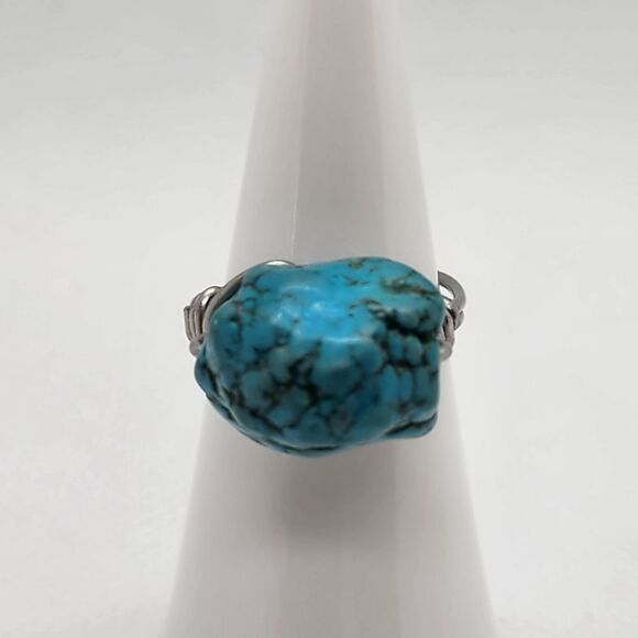 Silver Tone Wire & Blue Howlite Stone Ring (5.5) - Picture 1 of 7